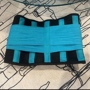 Weight trainer for gym